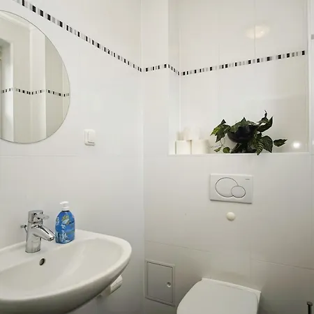 Direkt Am Waldrand Mit Balkon Und In Strandnaehe - Cosmo Glowe