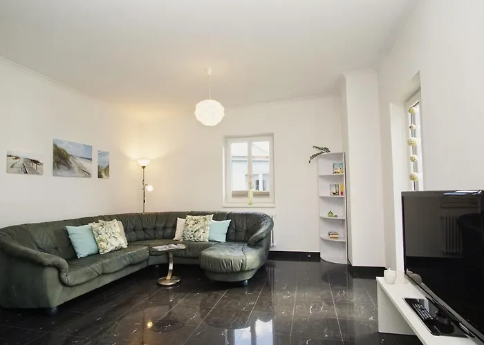 Apartment Direkt Am Waldrand Mit Balkon Und In Strandnaehe - Cosmo *